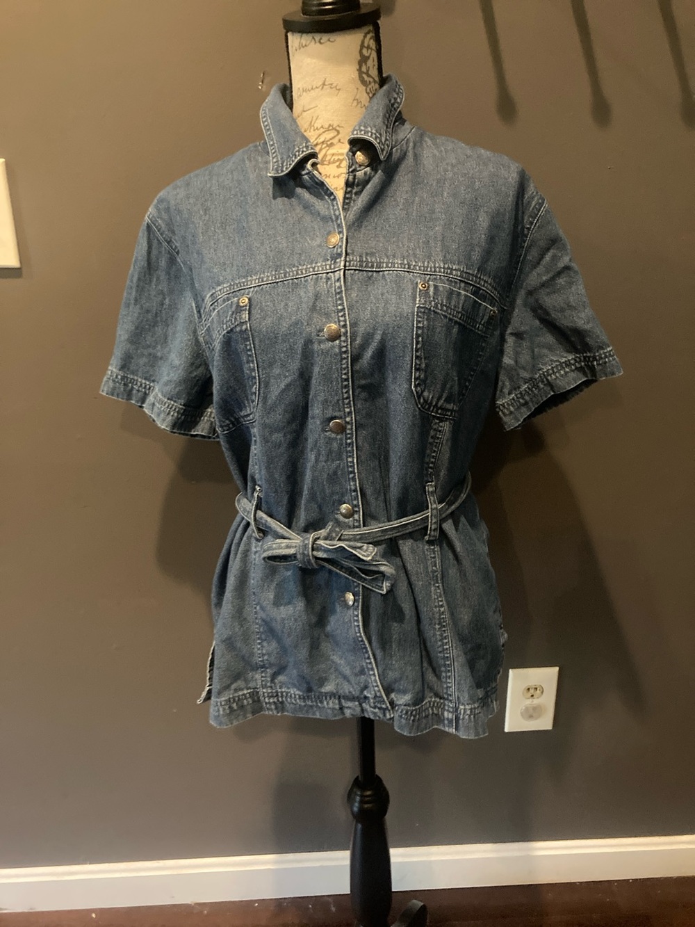 Stone bridge short sleeve belted denim button up top GUC size large
